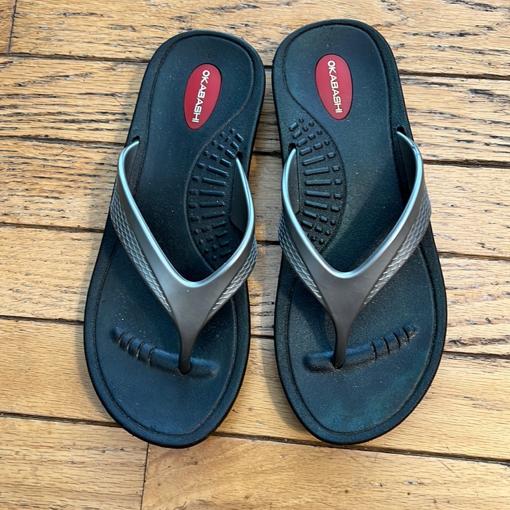 OKABASHI Black and Grey Flip Flop Sandals wms sz M (6/7)